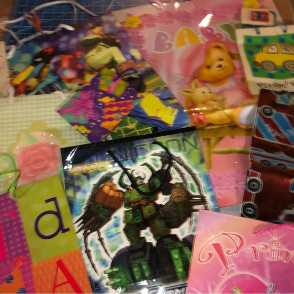 Bundle of assorted gift bags - Picture 6 of 7